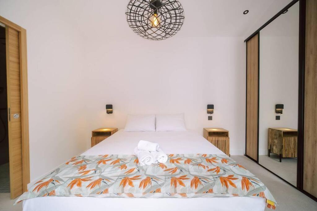 Summer Cosy - Villa Classee 4 Etoiles - 2 Suites Avec Piscine Chauffee Et Jacuzzi Integre Idealement Situee Chemin Summer Saint-Gilles Les Bains Exterior photo