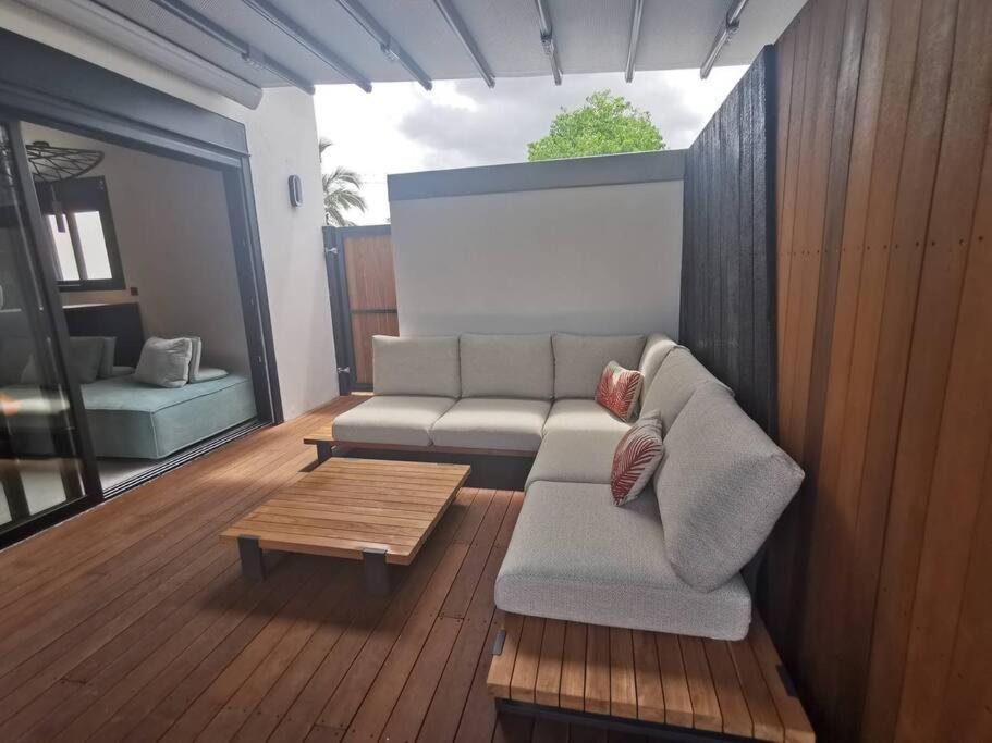 Summer Cosy - Villa Classee 4 Etoiles - 2 Suites Avec Piscine Chauffee Et Jacuzzi Integre Idealement Situee Chemin Summer Saint-Gilles Les Bains Exterior photo