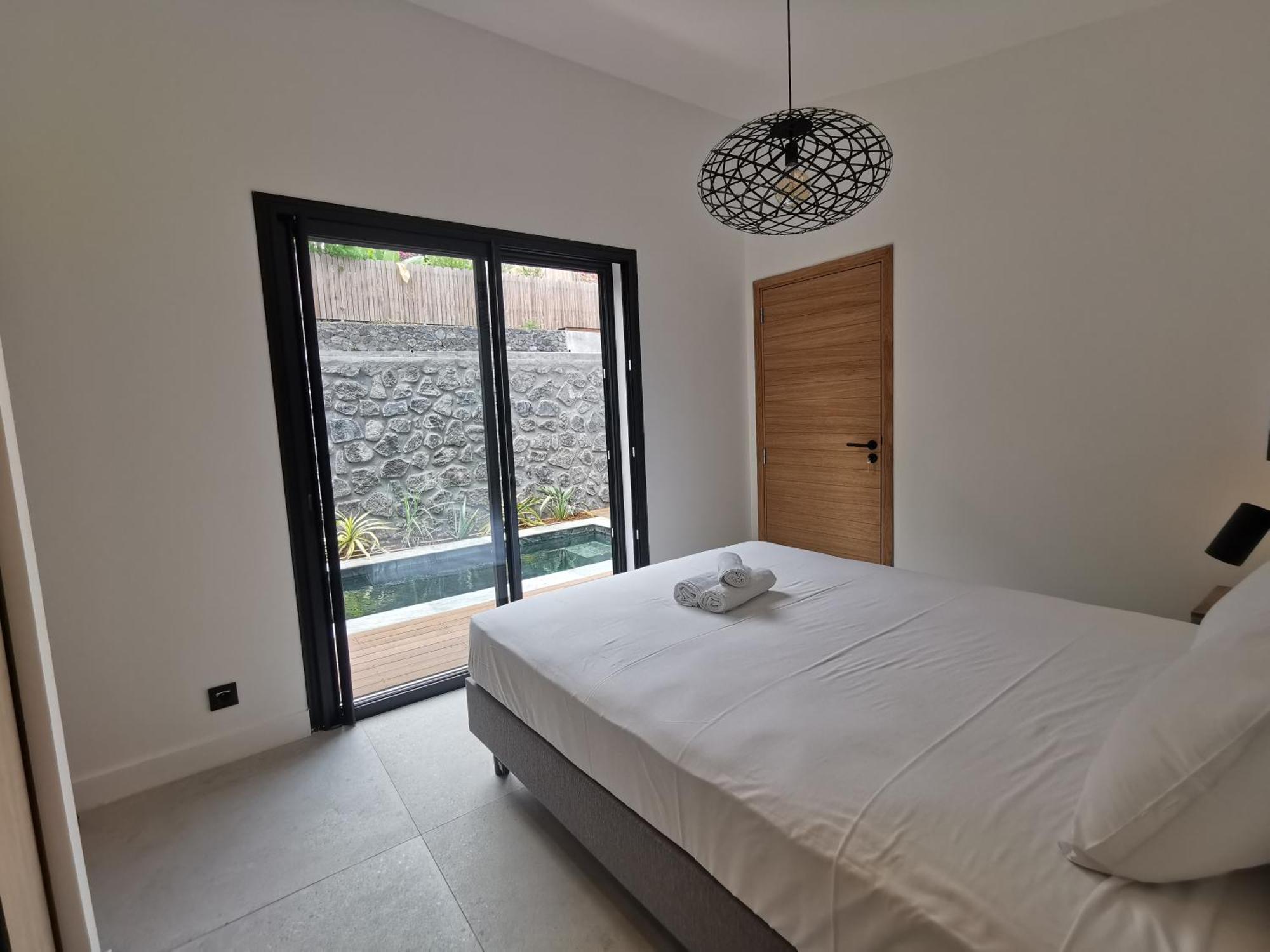 Summer Cosy - Villa Classee 4 Etoiles - 2 Suites Avec Piscine Chauffee Et Jacuzzi Integre Idealement Situee Chemin Summer Saint-Gilles Les Bains Exterior photo